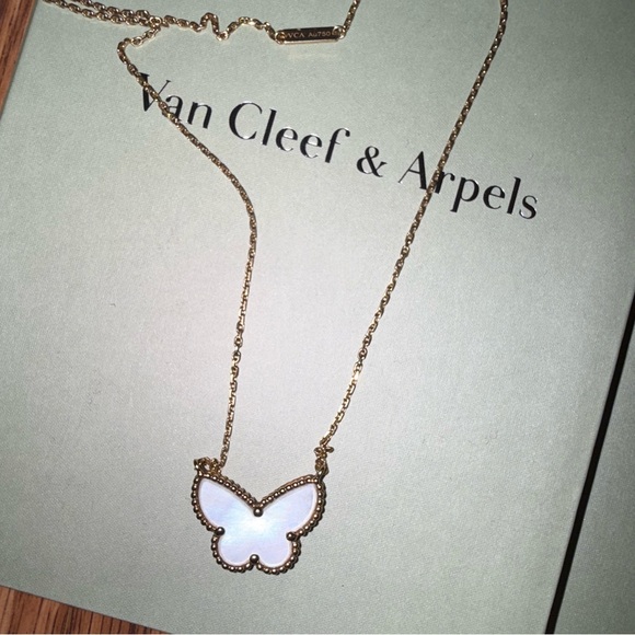Van Cleef & Arpels Lucky Alhambra Butterfly Pendant Necklace - Picture 13 of 16